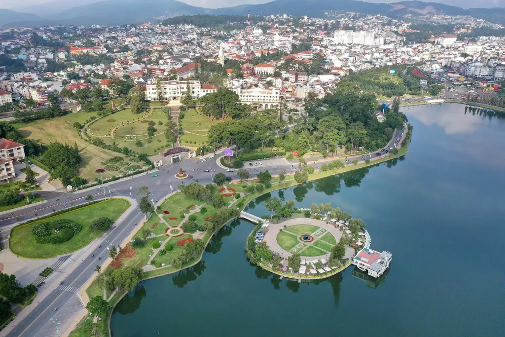 Hạ tầng Giao thông quanh La Cerise Dalat Villas: Tăng Giá trị Bất động sản