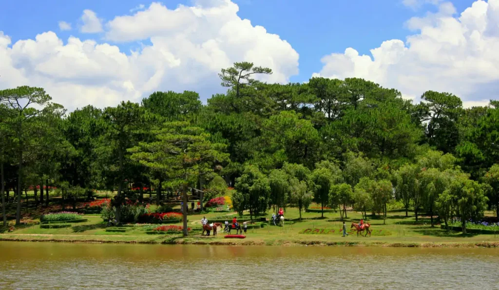 Khu du lịch Hồ Than Thở Khu du lịch Hồ Than Thở