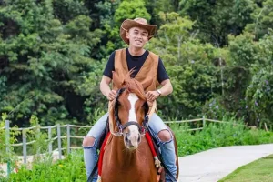 Cưỡi ngựa và bắn cung tại các khu du lịch
